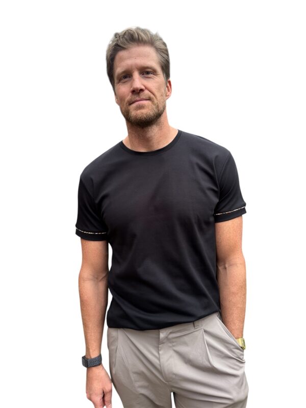Manto Touch Tee - Image 3